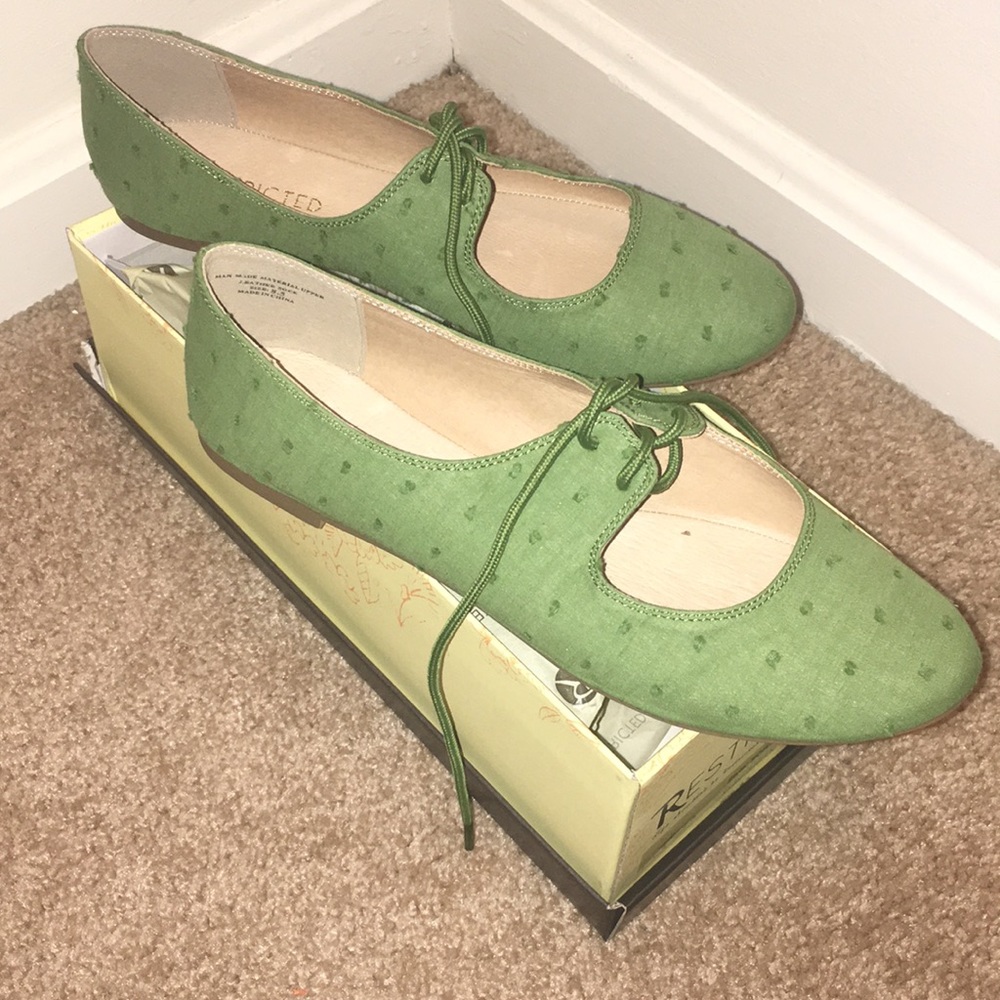 Green Ballet Flats